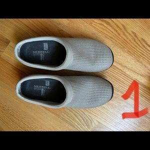 Women’s Merrill Clogs